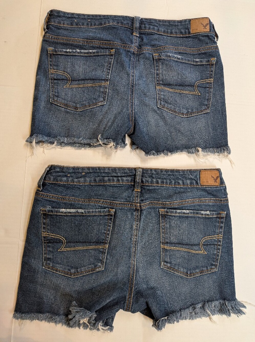 American Eagle Women’s Stretch Jean shorts size 12 - Picture 2 of 4